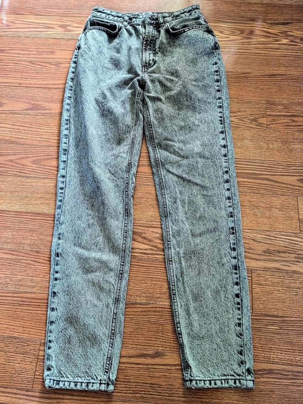 BDG Urban Outfitters Mom High-Rise Jeans Blue Waist 26